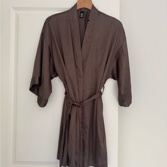 Victoria’s Secret women’s brown satin kimono style waist tie robe size XS Small - Picture 1 of 5
